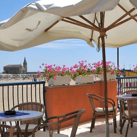 Hotel Giacomazzo Каорле Экстерьер фото