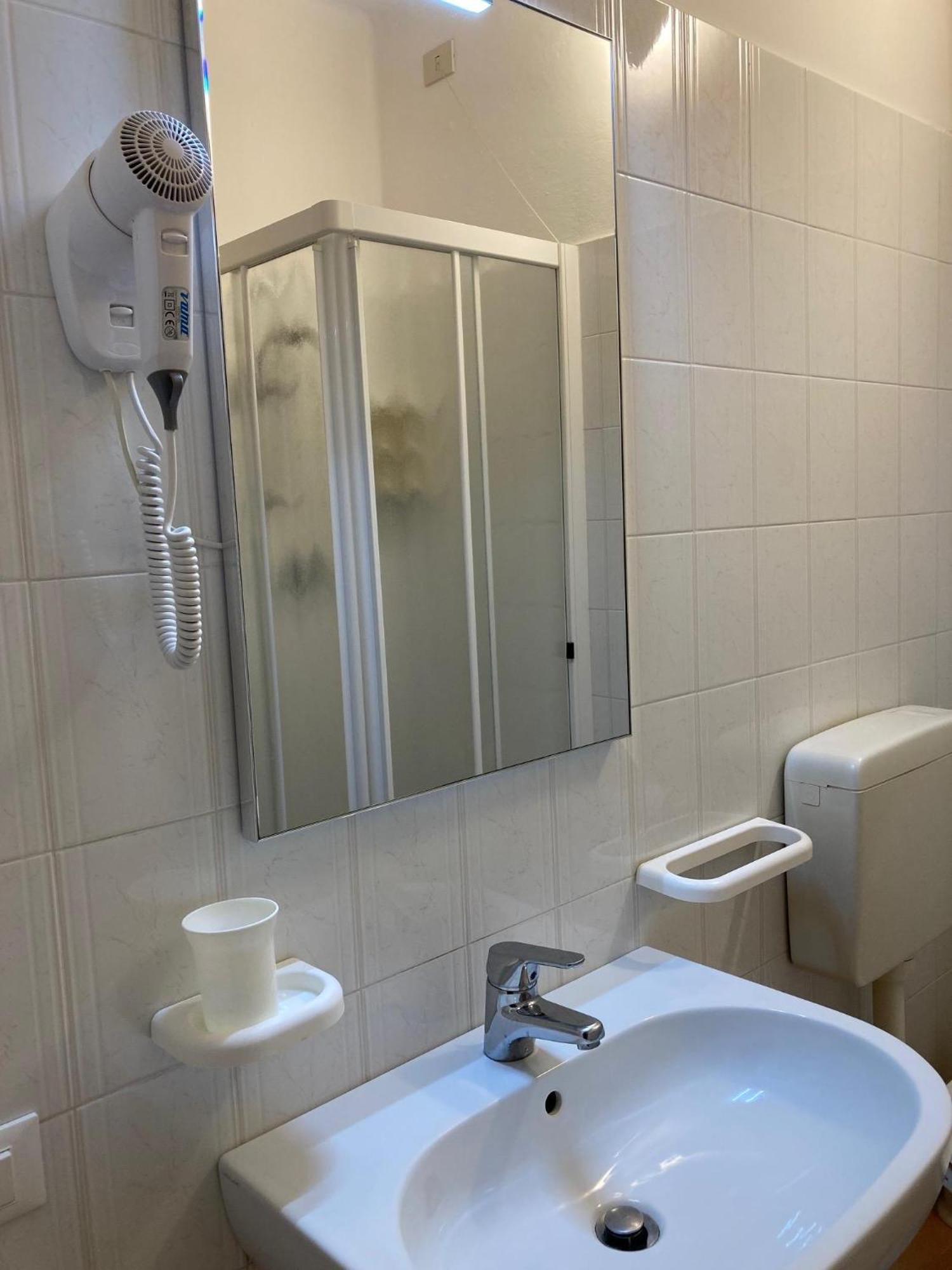 Hotel Giacomazzo Каорле Экстерьер фото