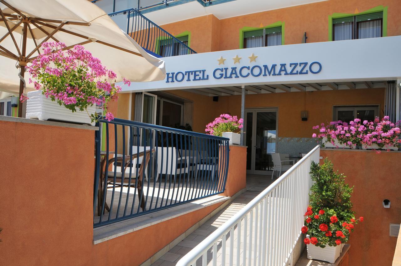 Hotel Giacomazzo Каорле Экстерьер фото