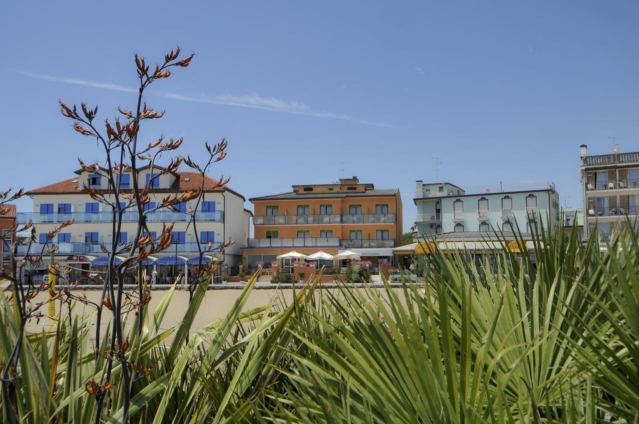 Hotel Giacomazzo Каорле Экстерьер фото
