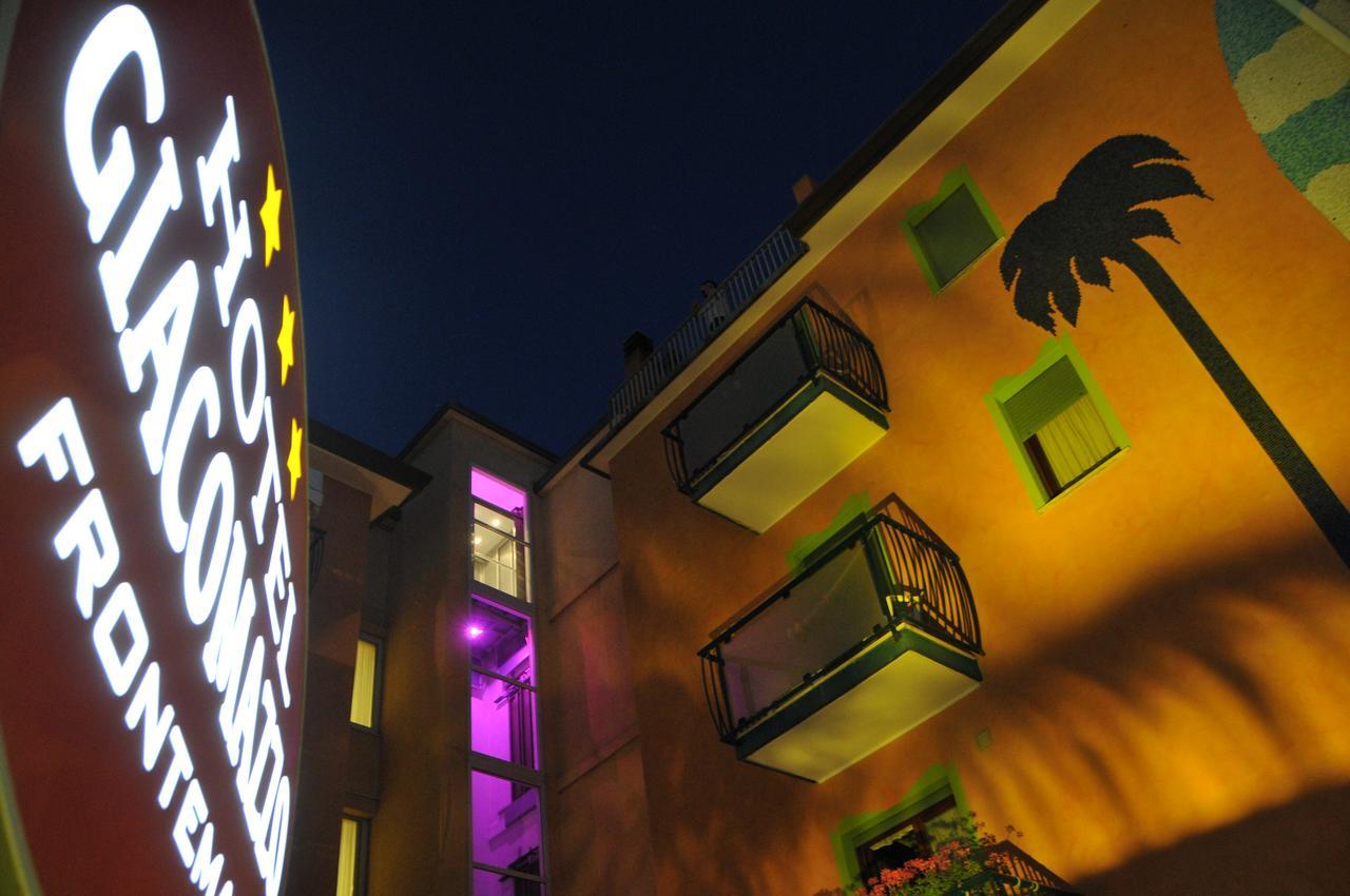 Hotel Giacomazzo Каорле Экстерьер фото